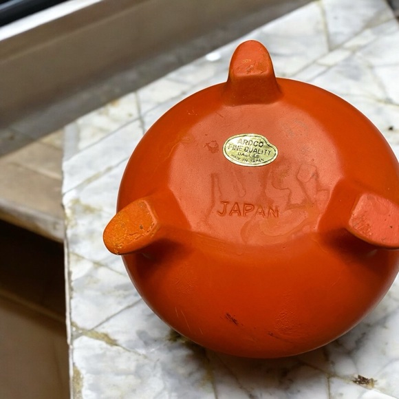 Decorative orange planter / pot. - Picture 7 of 7